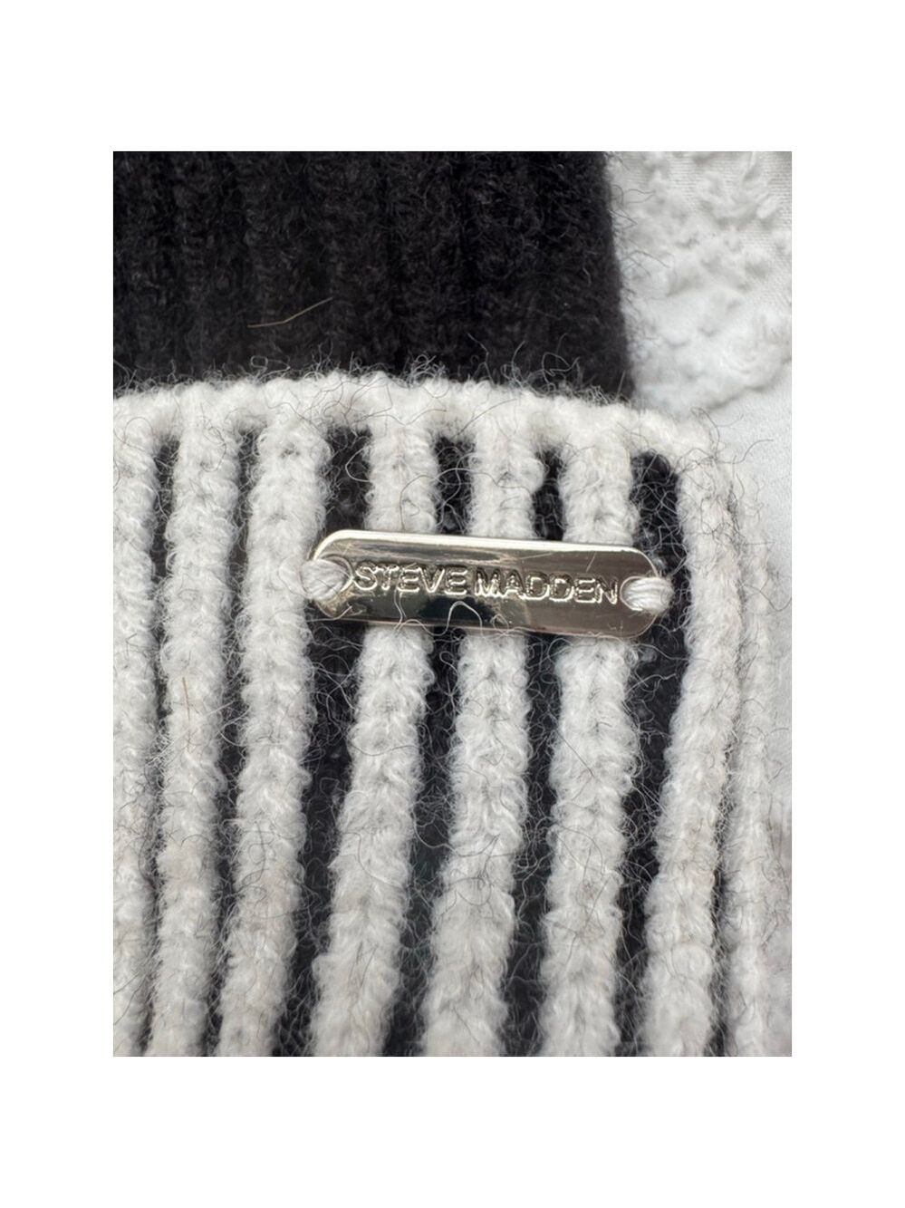 Women's Steve Madden Black & White Striped Pom Beanie Hat One Size - Picture 2 of 3